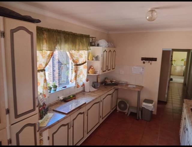 3 BEDROOM HOUSE FOR SALE IN ROOIHUISKRAAL
